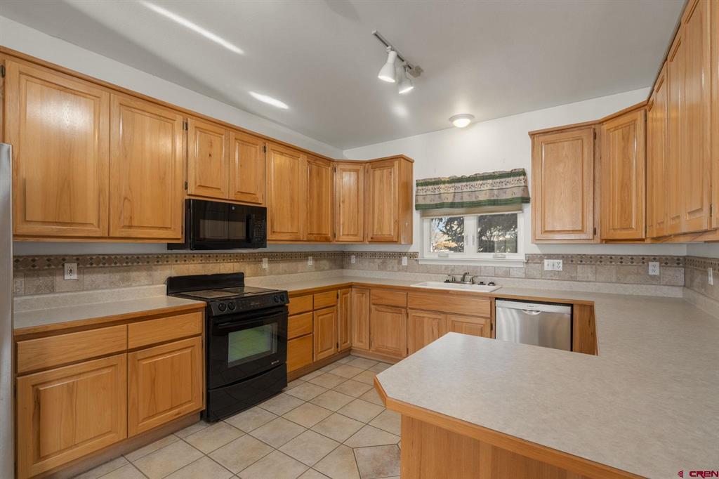 758 E Cedar Property Photo 5