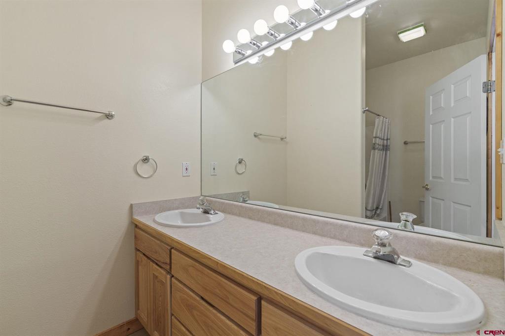 758 E Cedar Property Photo 14