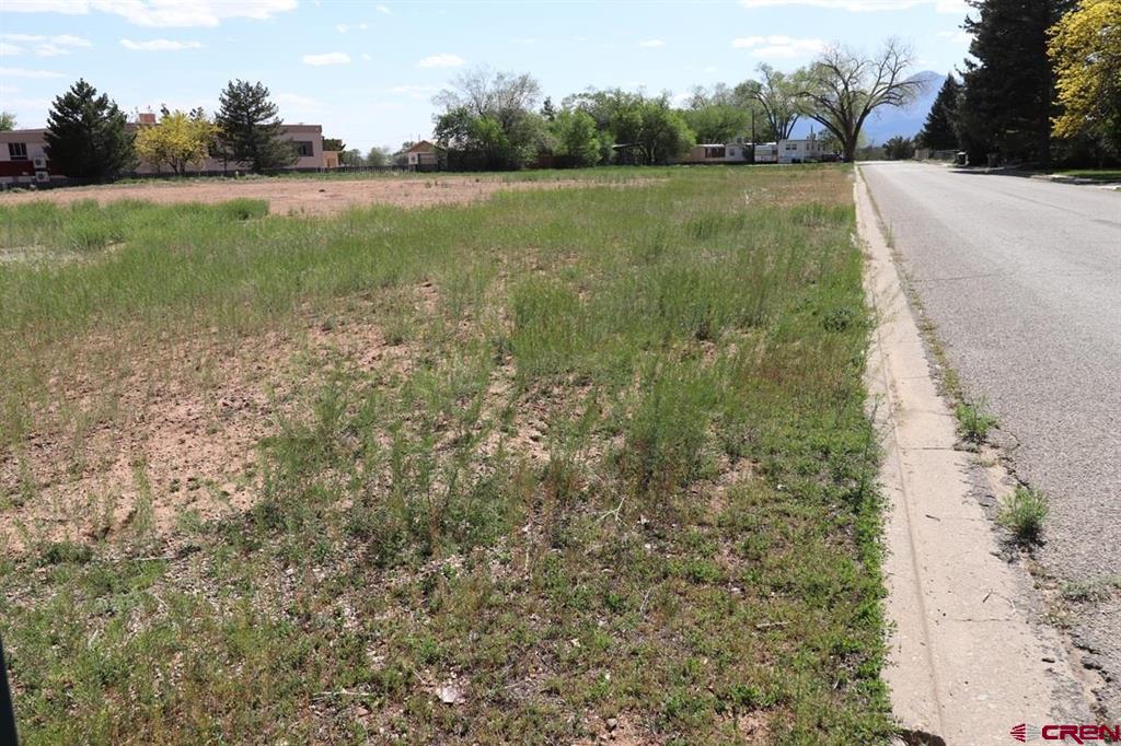 915 S Broadway Property Photo 3