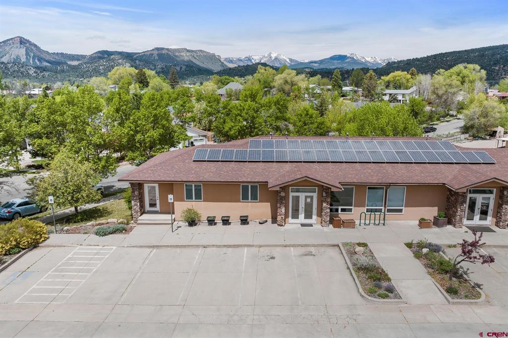 2530 Colorado Avenue Property Photo 2