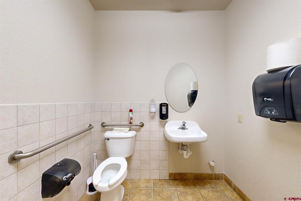 2530 Colorado Avenue Property Photo 15