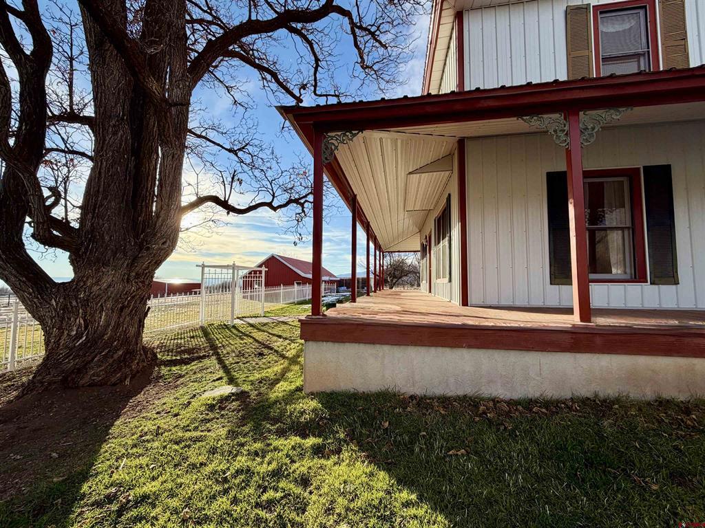 17343 Surface Creek Road Property Photo 1