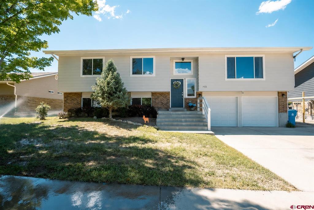 1426 Manchester Drive Property Photo 2