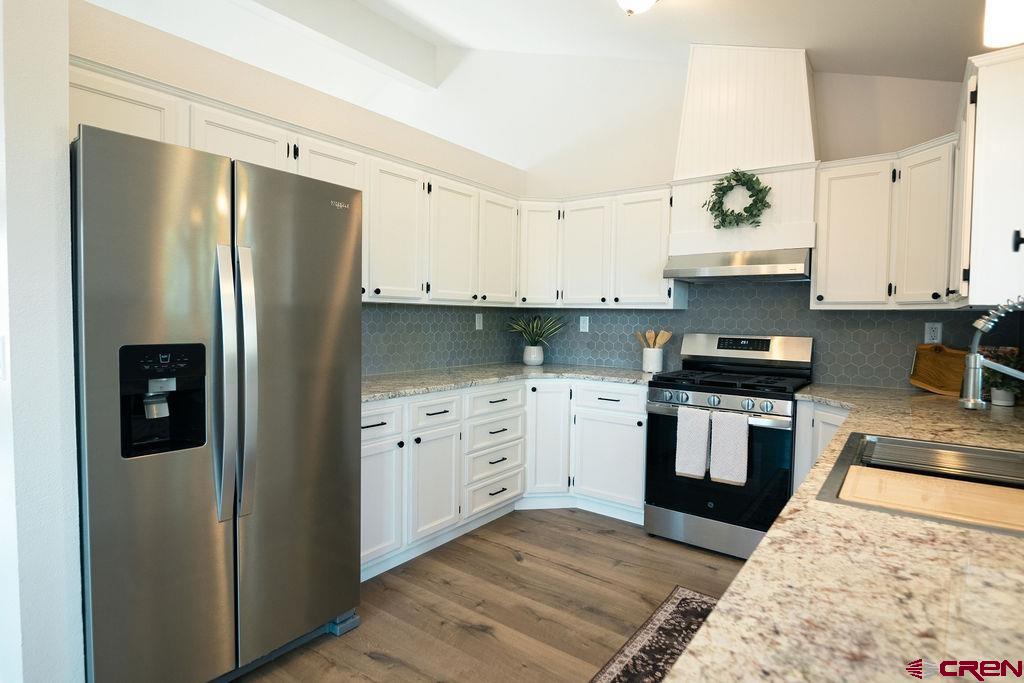 1426 Manchester Drive Property Photo 4
