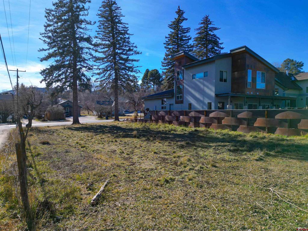 362 W 23rd Street Property Photo 18
