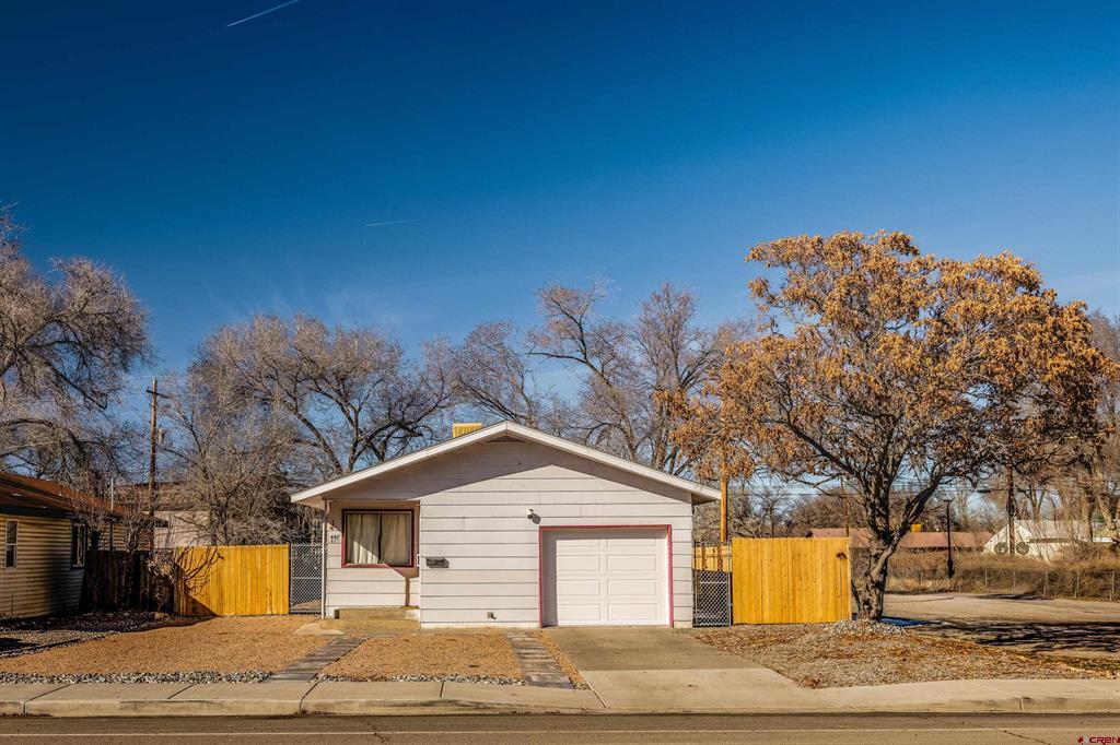 447 S 12th Street Property Photo 3