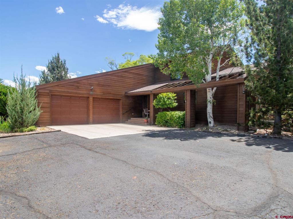 2500 Columbine Lane Property Photo 4