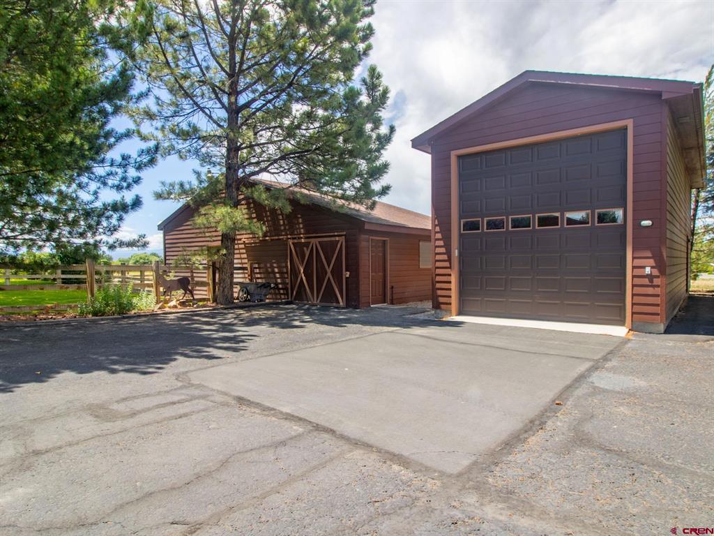 2500 Columbine Lane Property Photo 6