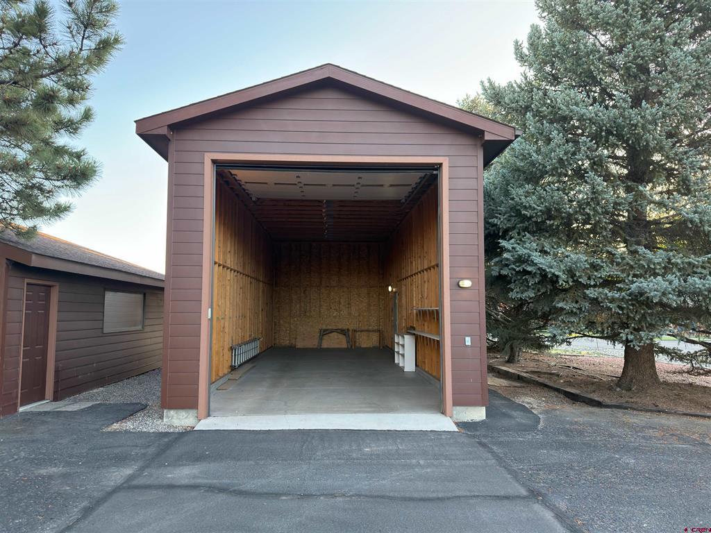 2500 Columbine Lane Property Photo 7
