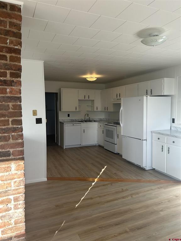 281 Fox Street Property Photo 9