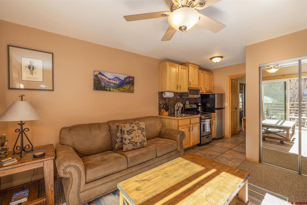 651 W Pacific Avenue Property Photo 7