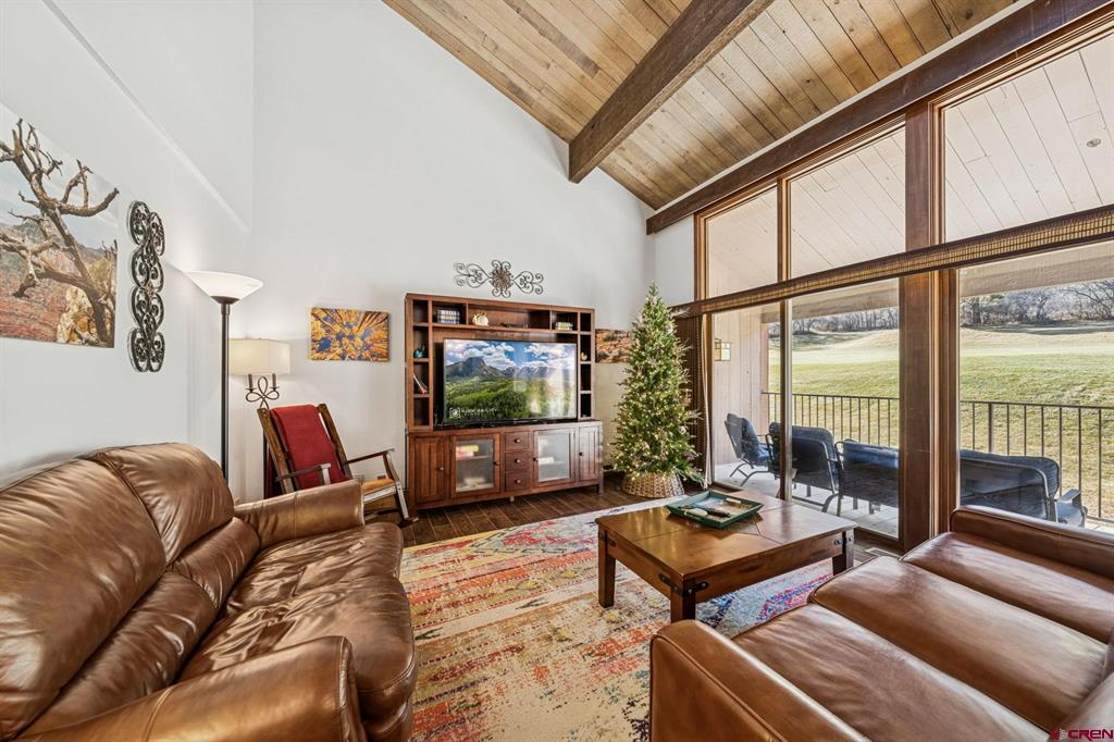 365 S Tamarron Drive Property Photo 4