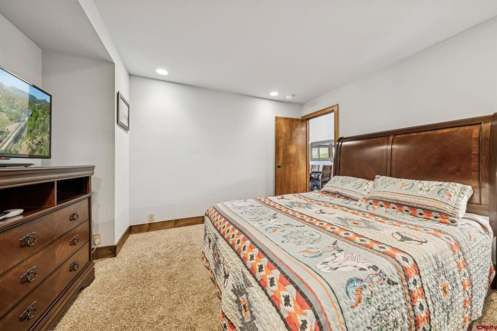 365 S Tamarron Drive Property Photo 12