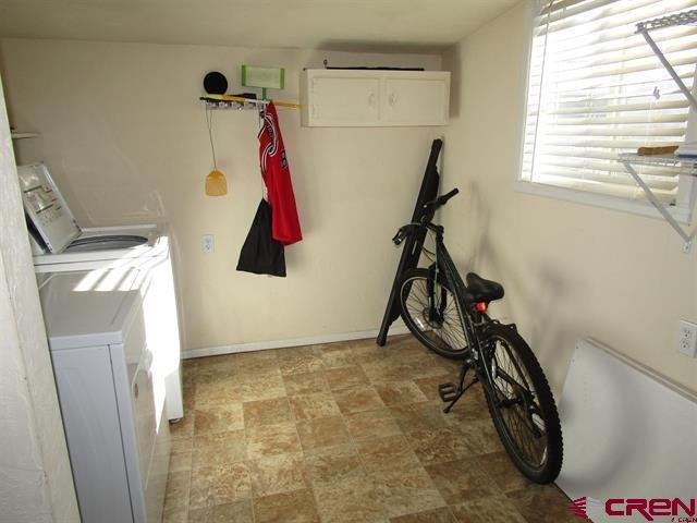 1901 Huxley Avenue Property Photo 6