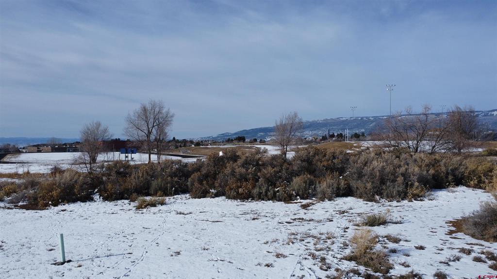740 Se Pinyon Street Property Photo 4