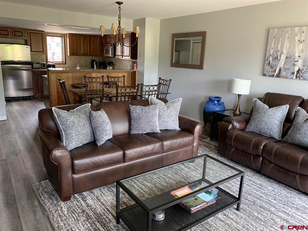 31 Crested Mountain Lane Property Photo 8