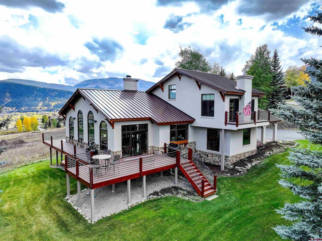9 Glacier Lily Way Property Photo 1