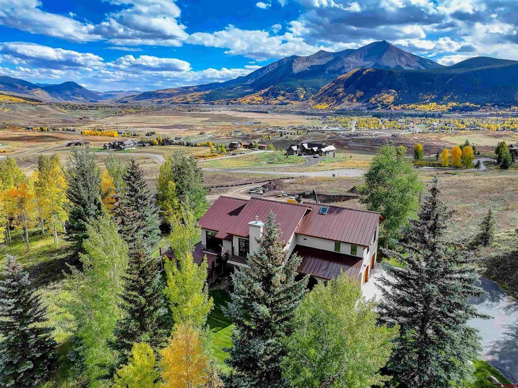 9 Glacier Lily Way Property Photo 2