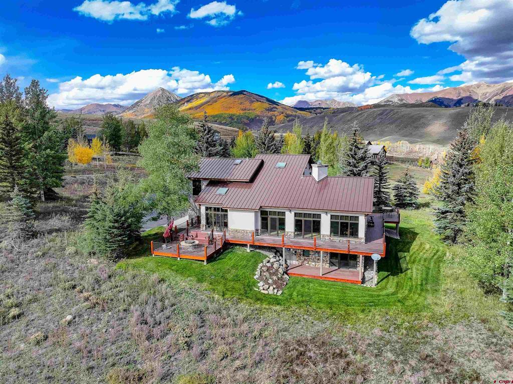 9 Glacier Lily Way Property Photo 3