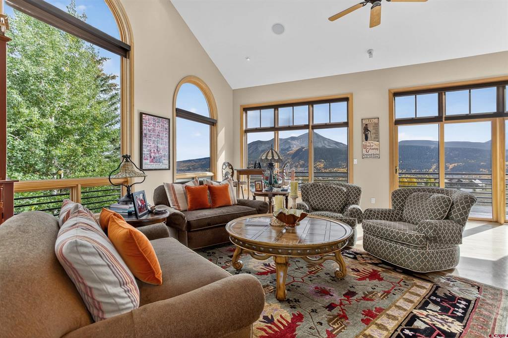 9 Glacier Lily Way Property Photo 8