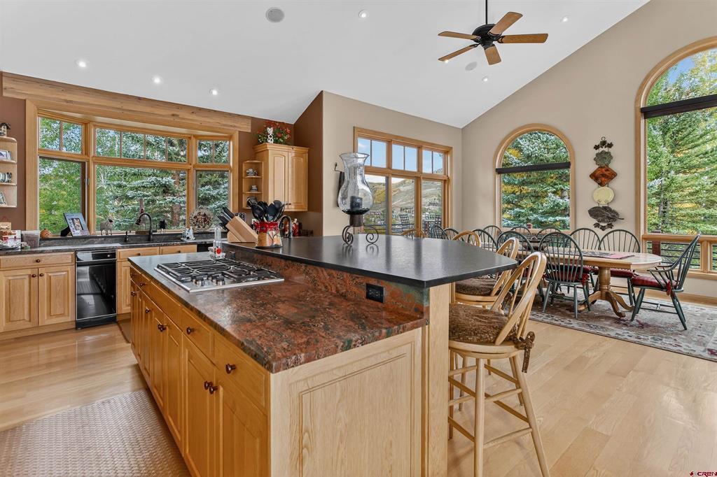 9 Glacier Lily Way Property Photo 17
