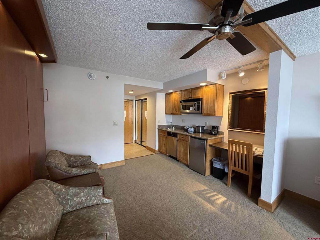 6 Emmons Road Property Photo 15