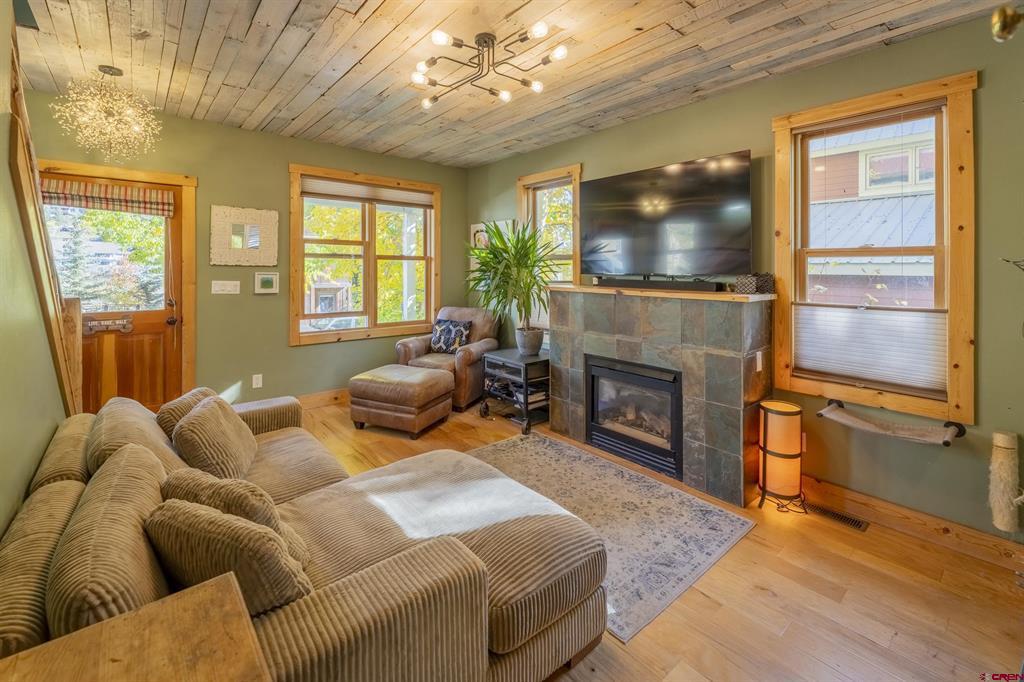 407 Horseshoe Drive Property Photo 3