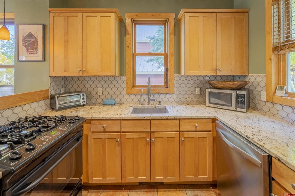 407 Horseshoe Drive Property Photo 6