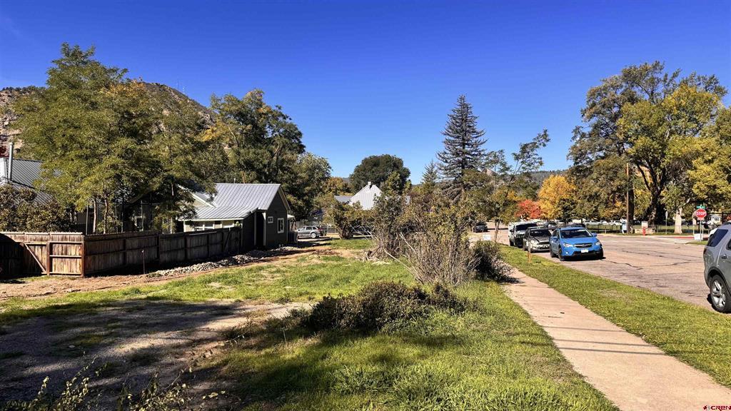 732 E 4th Street Property Photo 5