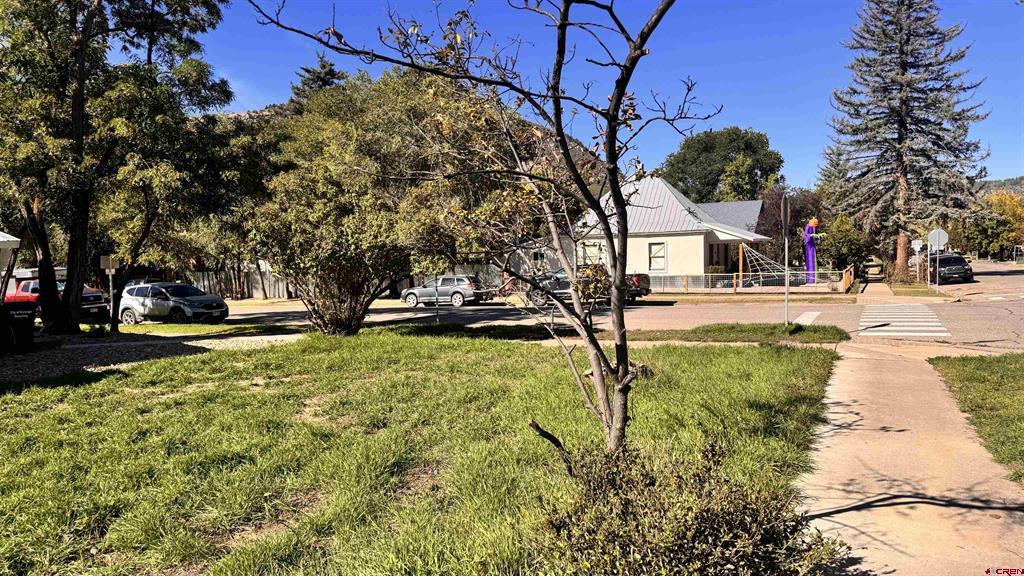 732 E 4th Street Property Photo 11