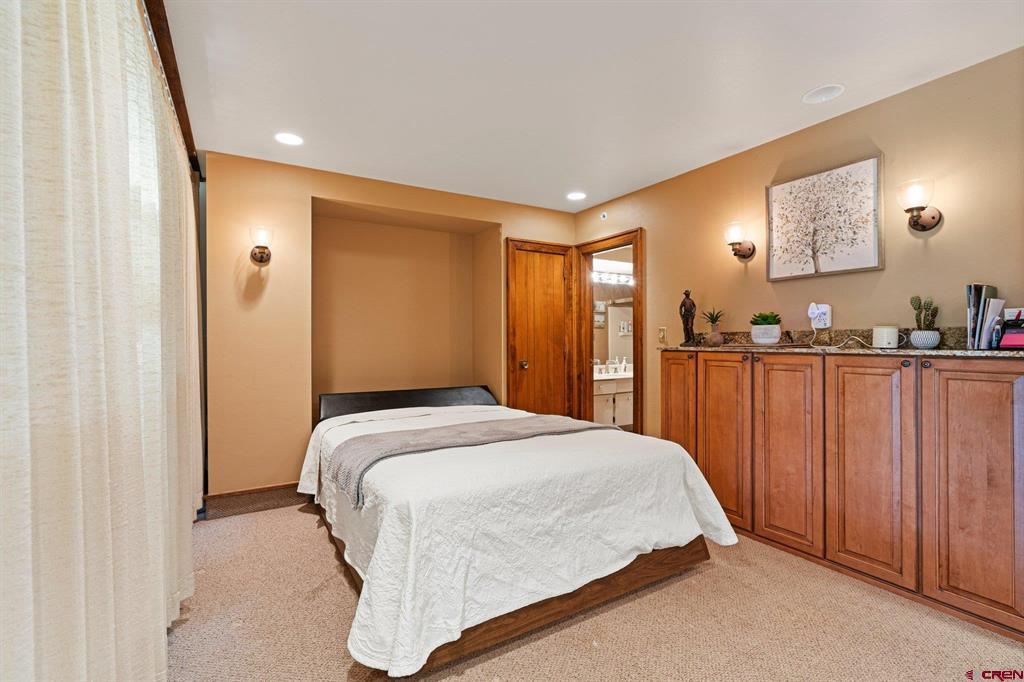 365 S Tamarron Drive Property Photo 11