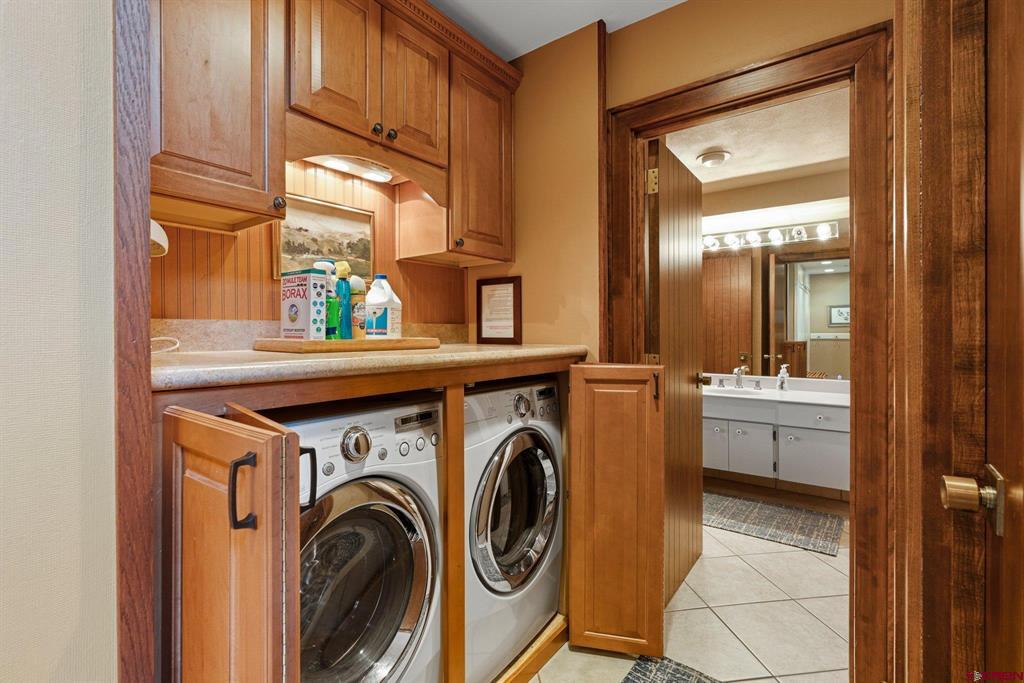 365 S Tamarron Drive Property Photo 13
