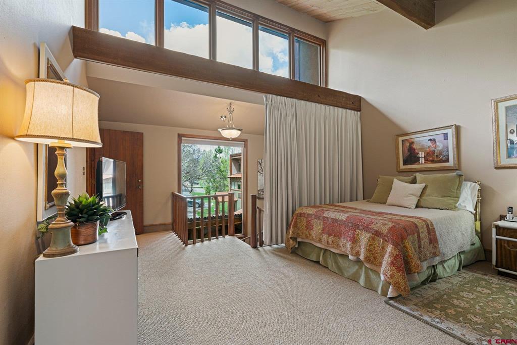 365 S Tamarron Drive Property Photo 16