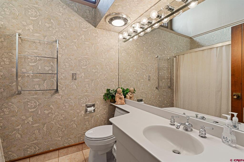 365 S Tamarron Drive Property Photo 19