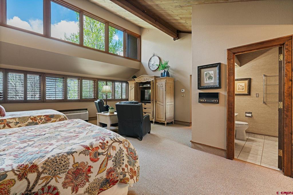 365 S Tamarron Drive Property Photo 21