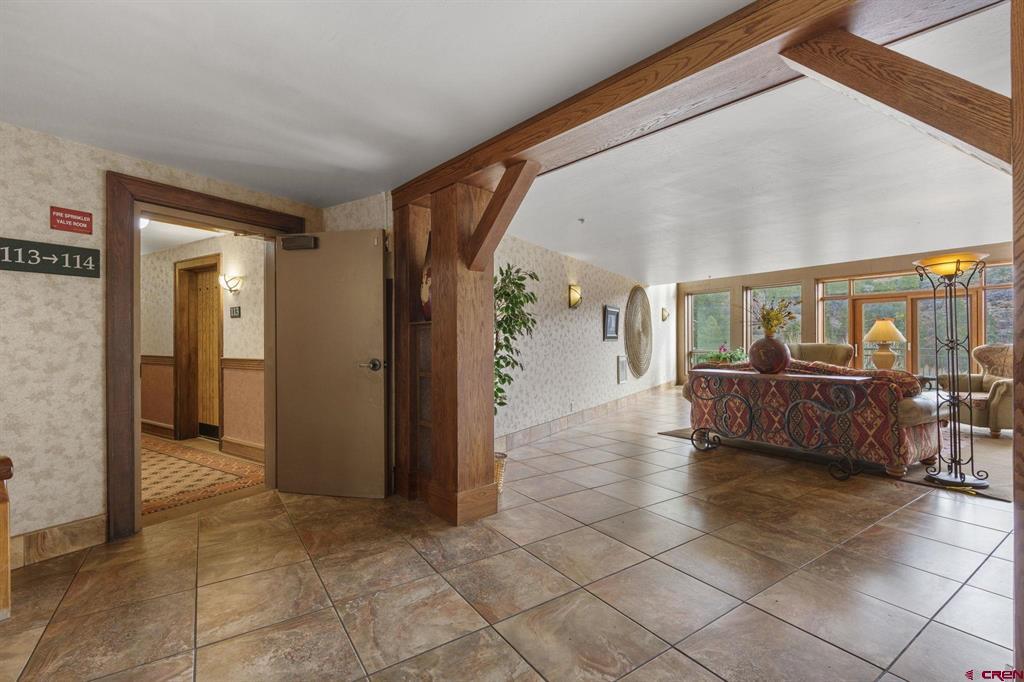 314 N Tamarron Drive Property Photo 20