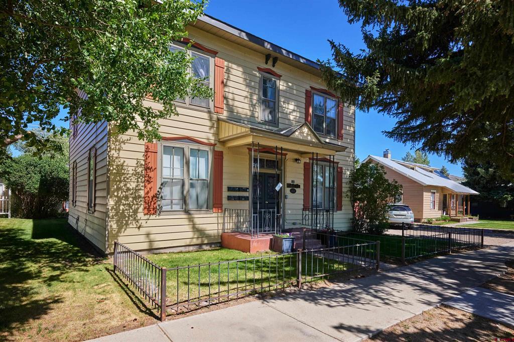 216 N Taylor Street Property Photo 1
