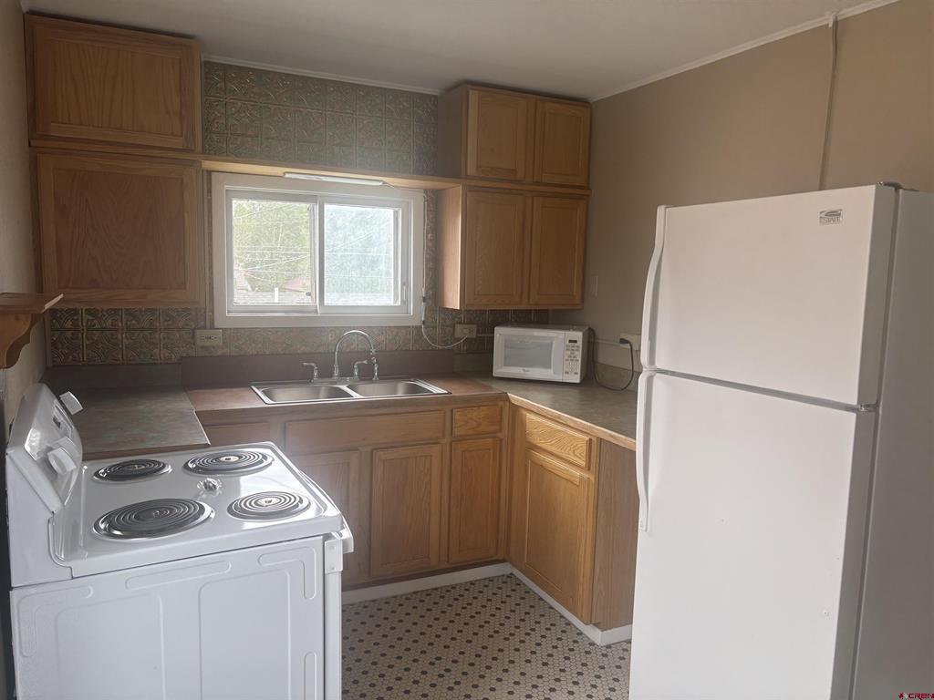 216 N Taylor Street Property Photo 8