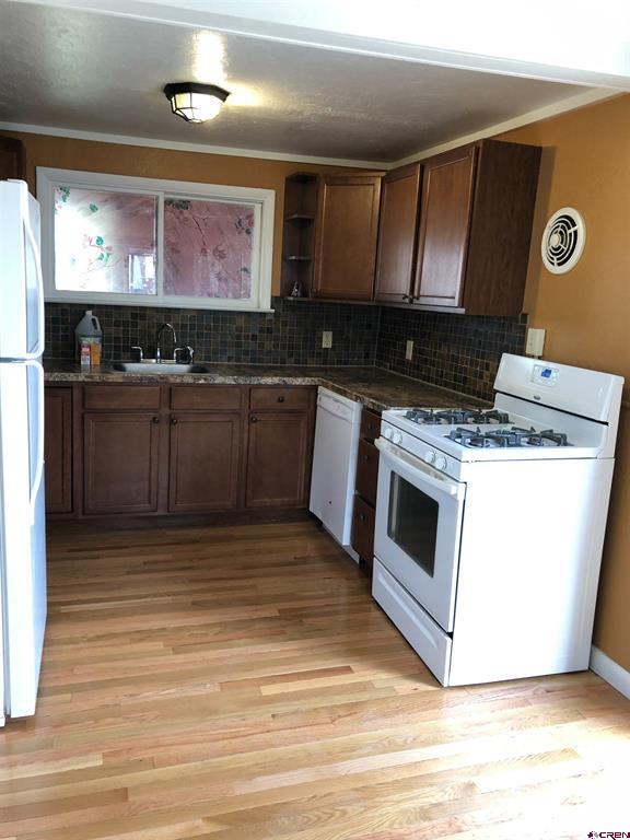 216 N Taylor Street Property Photo 10