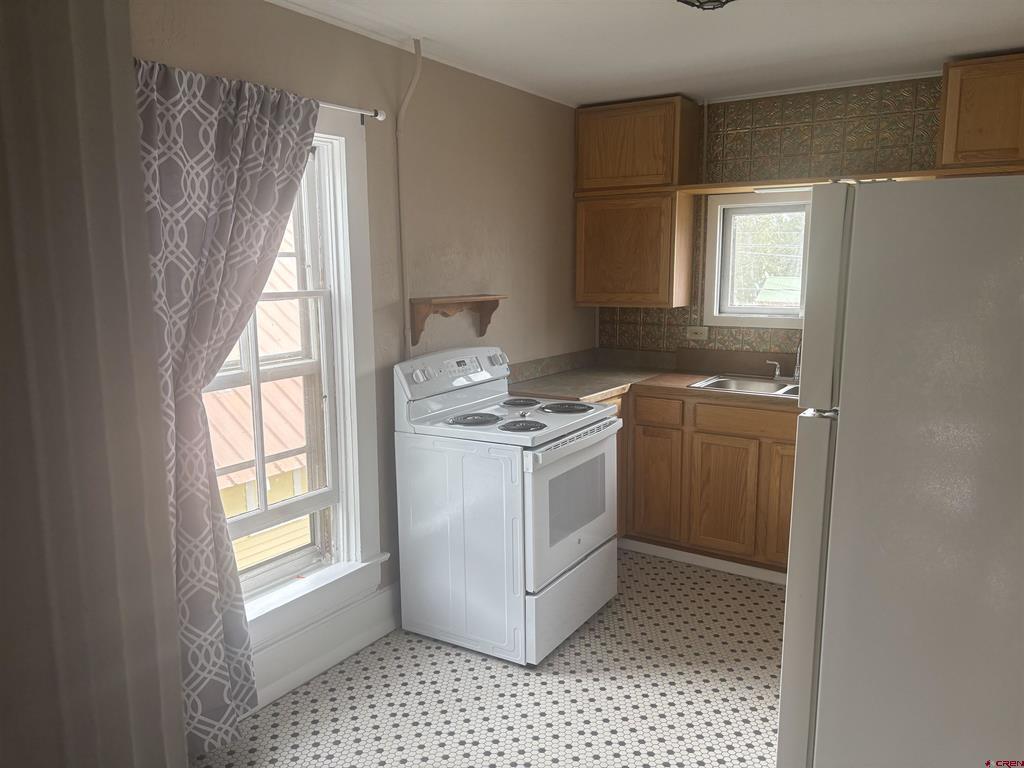 216 N Taylor Street Property Photo 11