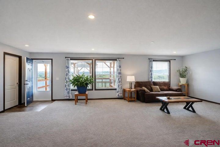 261 Orlandos Way Property Photo 9