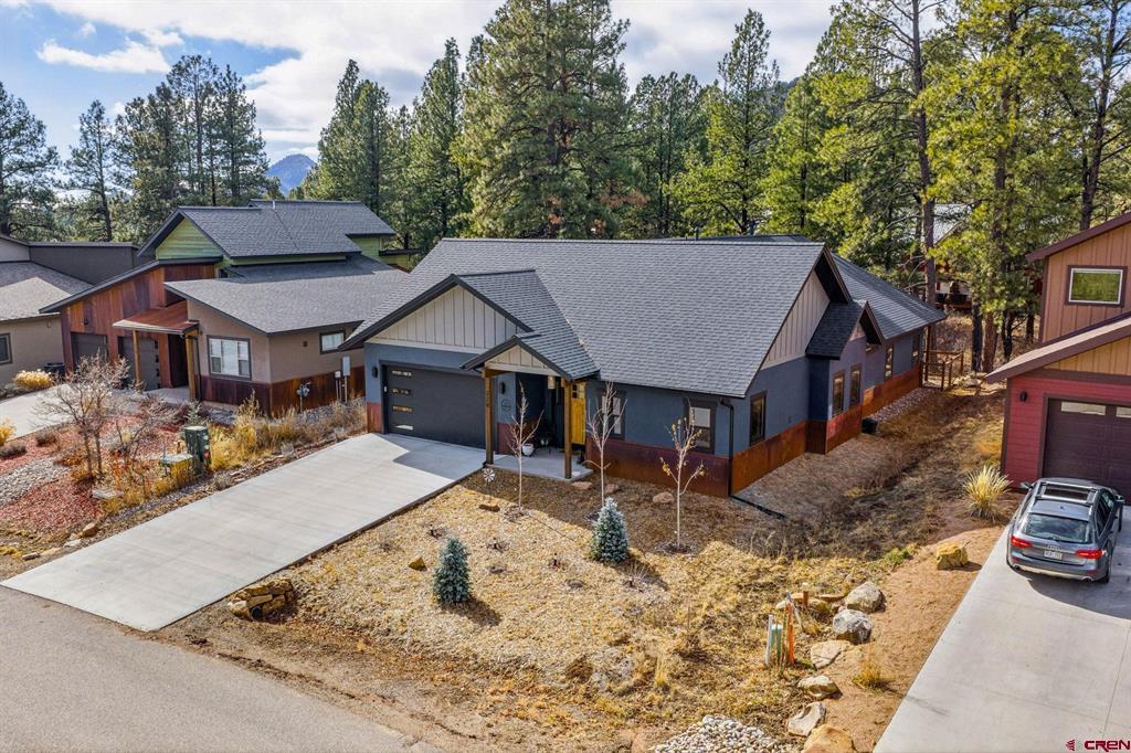 220 Edgemont Meadows Road Property Photo 3