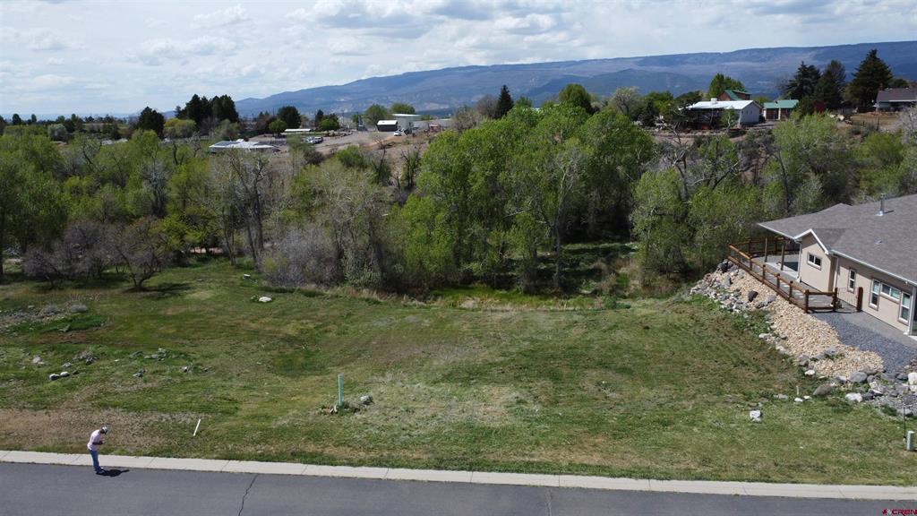 720 Se Stonebridge Drive Property Photo 3