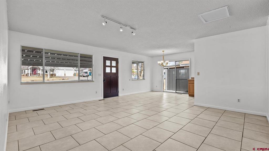 918 S 10th Street Property Photo 3