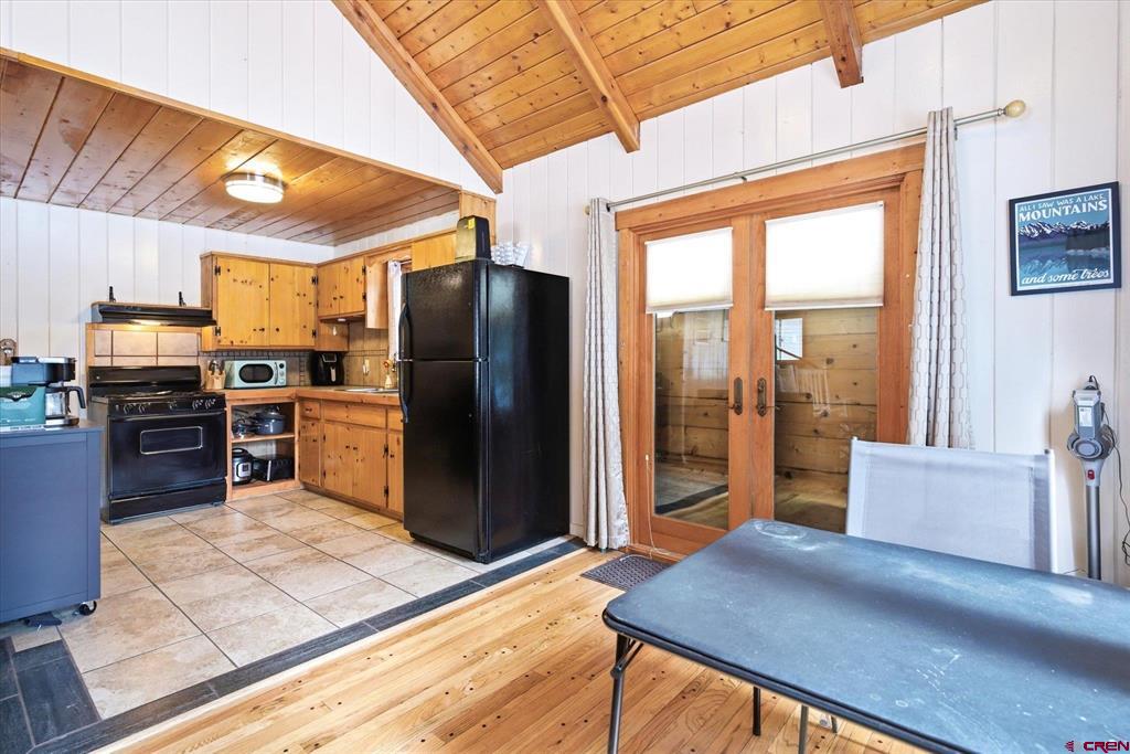 403 Ponderosa Homes Drive Property Photo 6