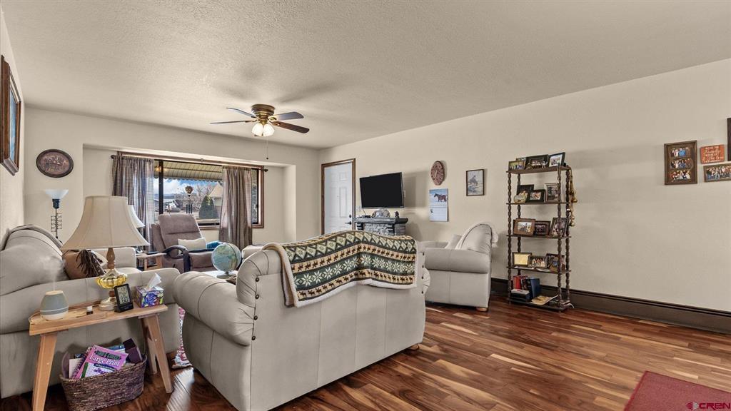 2149 Hartford Way Property Photo 6