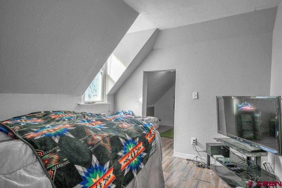 522 E 1st Street Property Photo 19