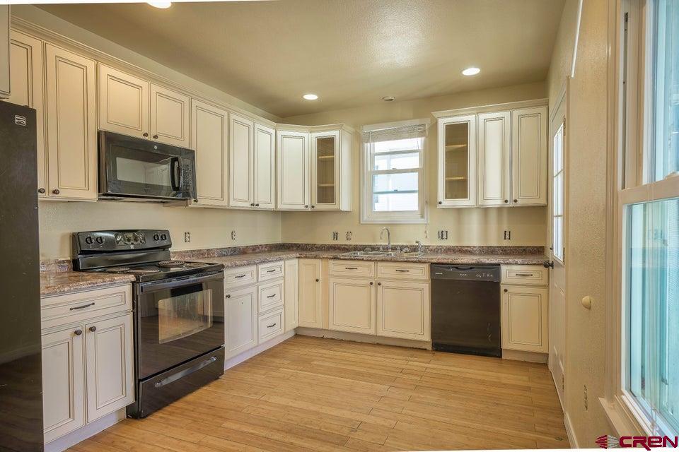 522 E 1st Street Property Photo 26
