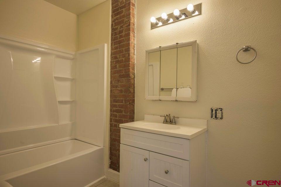 522 E 1st Street Property Photo 31