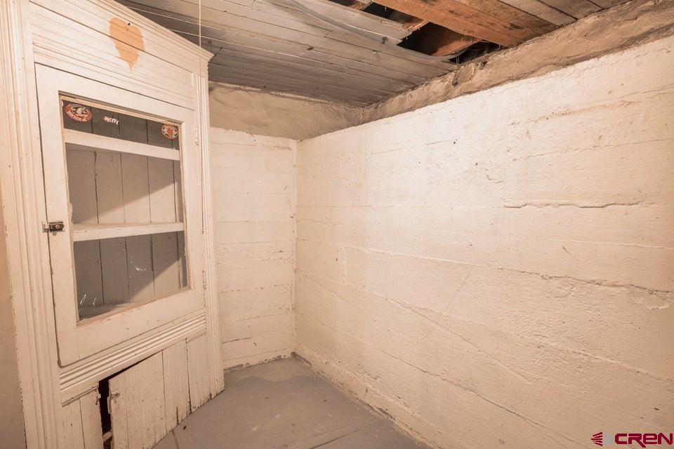 522 E 1st Street Property Photo 37